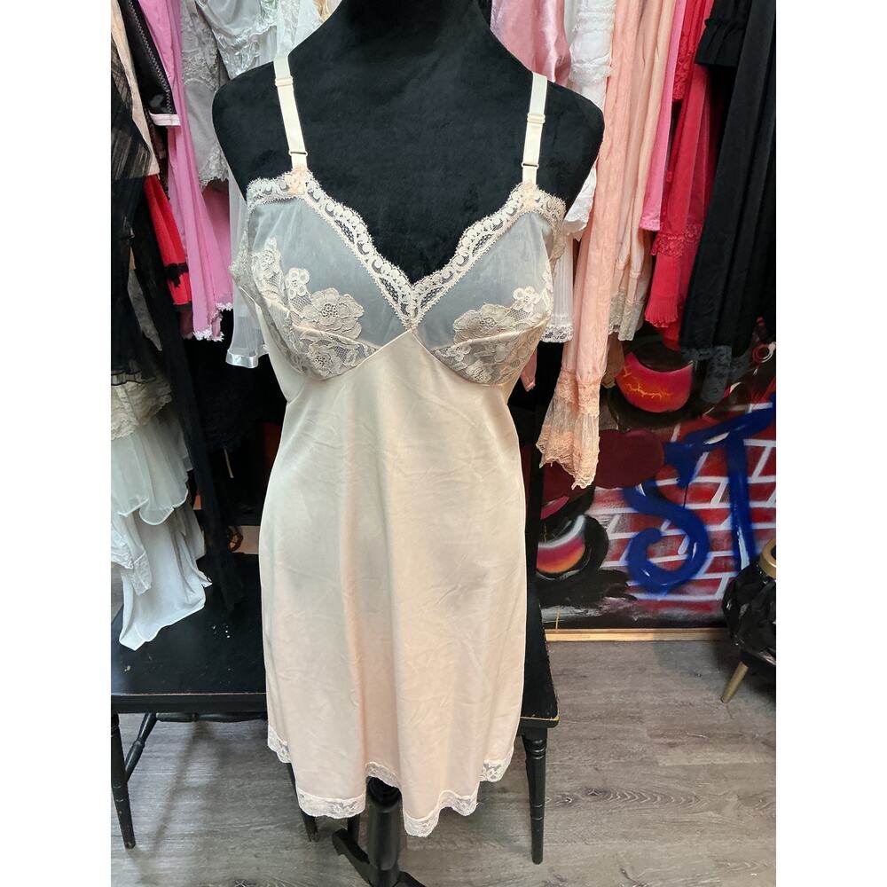 VINTAGE GOSSARD ARTEMIS EMBROIDERED PEACH SLIP DRESS